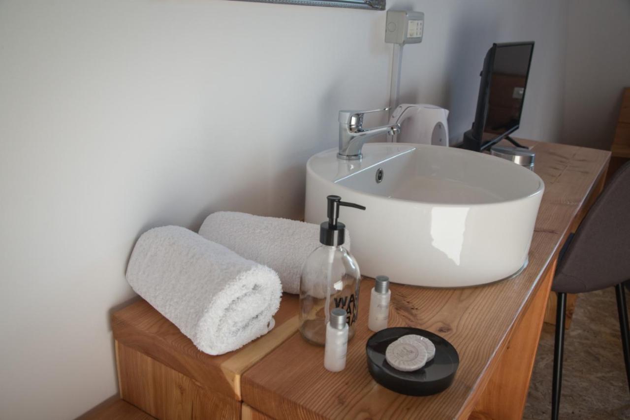 Middlehouse Hotel Brasov Bagian luar foto
